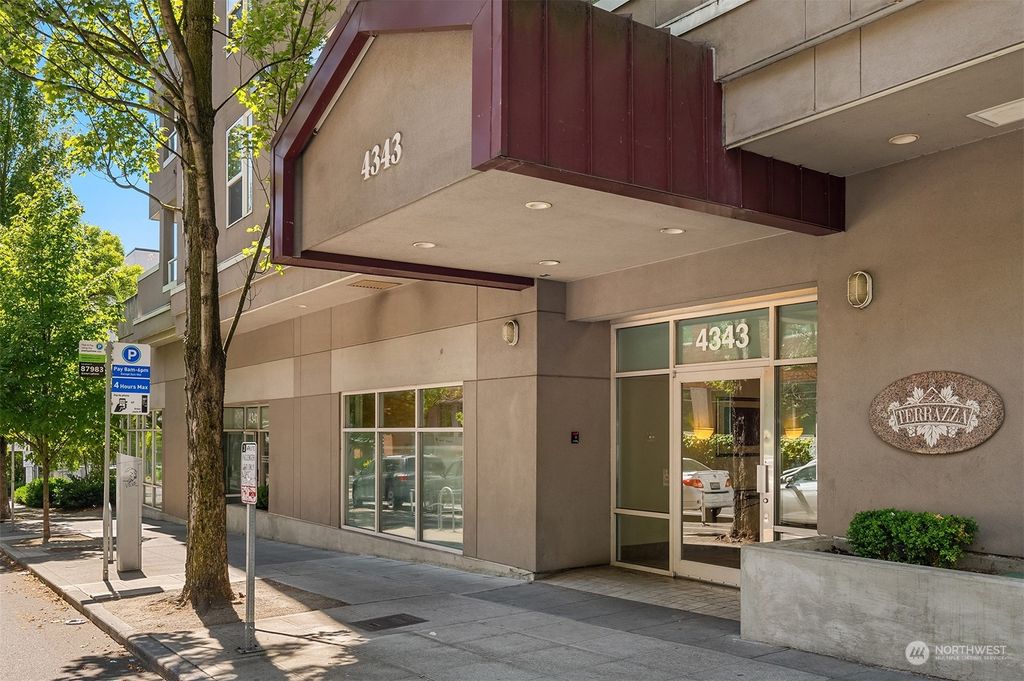 Photo of 4343 Roosevelt Way NE #210, Seattle, WA 98105 (MLS # 2001683)