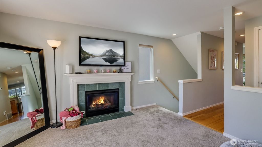 listing image 9366741184319305885