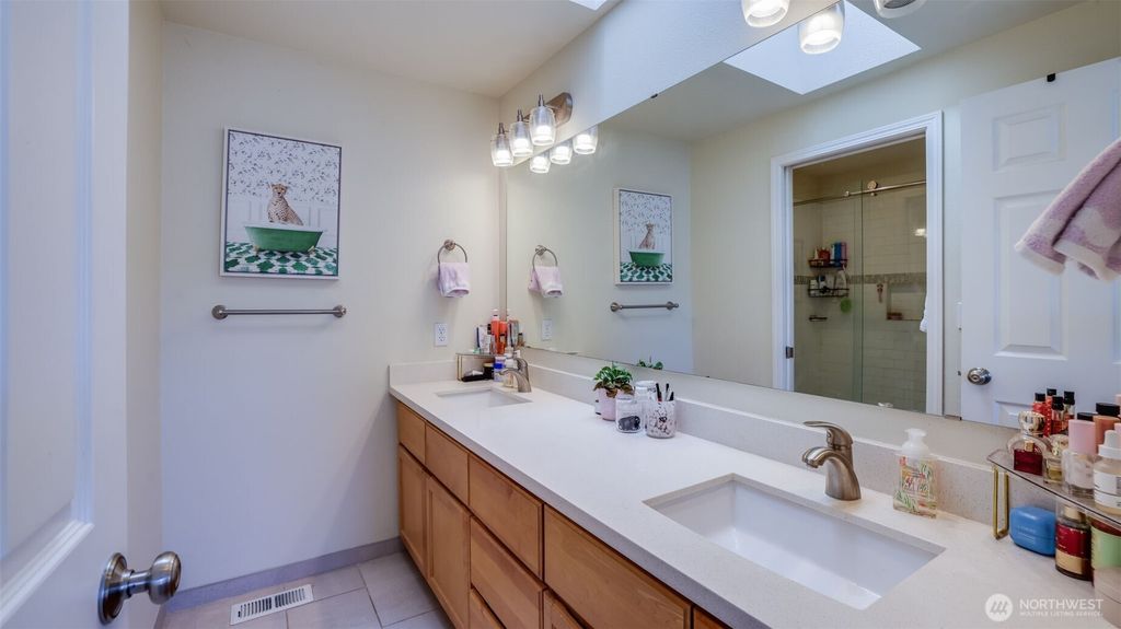 listing image 9361751597709305279