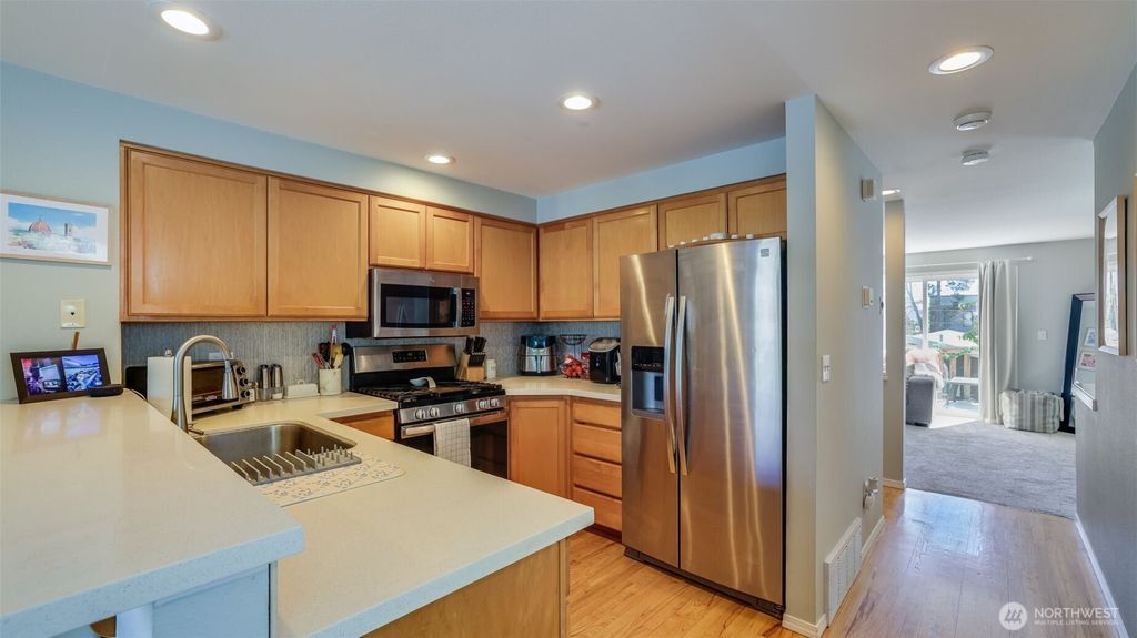 listing image 9366928993128118411