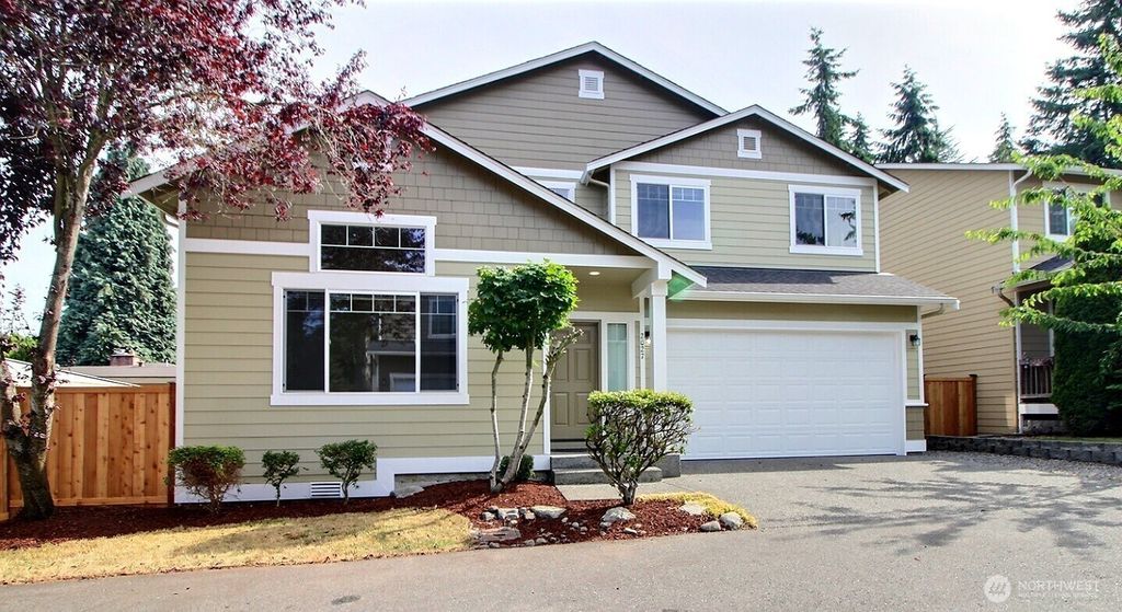 Photo of 2027 NE 25th Place, Renton, WA 98056 (MLS # 2391733)