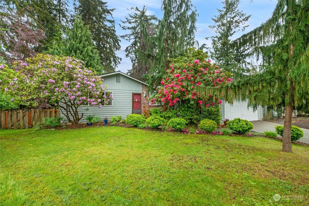 Photo of 11613 47th Drive NE, Marysville, WA 98271 (MLS # 2243039)