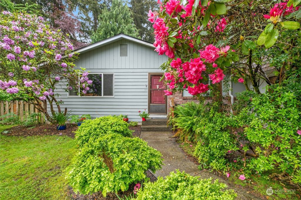 Photo of 11613 47th Drive NE, Marysville, WA 98271 (MLS # 2243039)