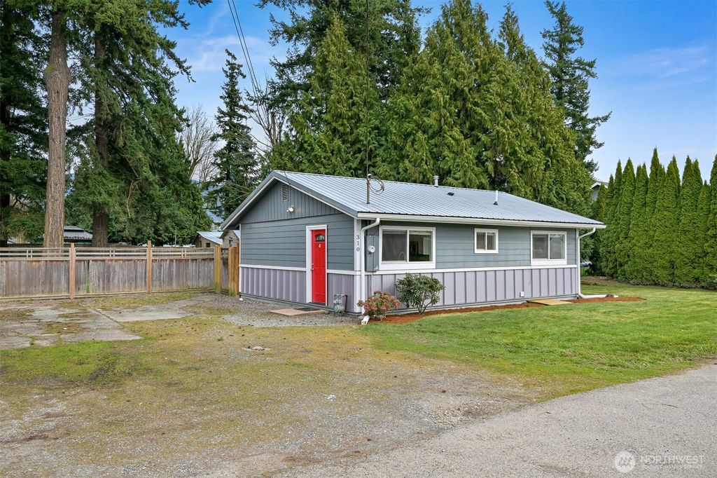 Photo of 310 W 3rd Street, Nooksack, WA 98276 (MLS # 2496535)