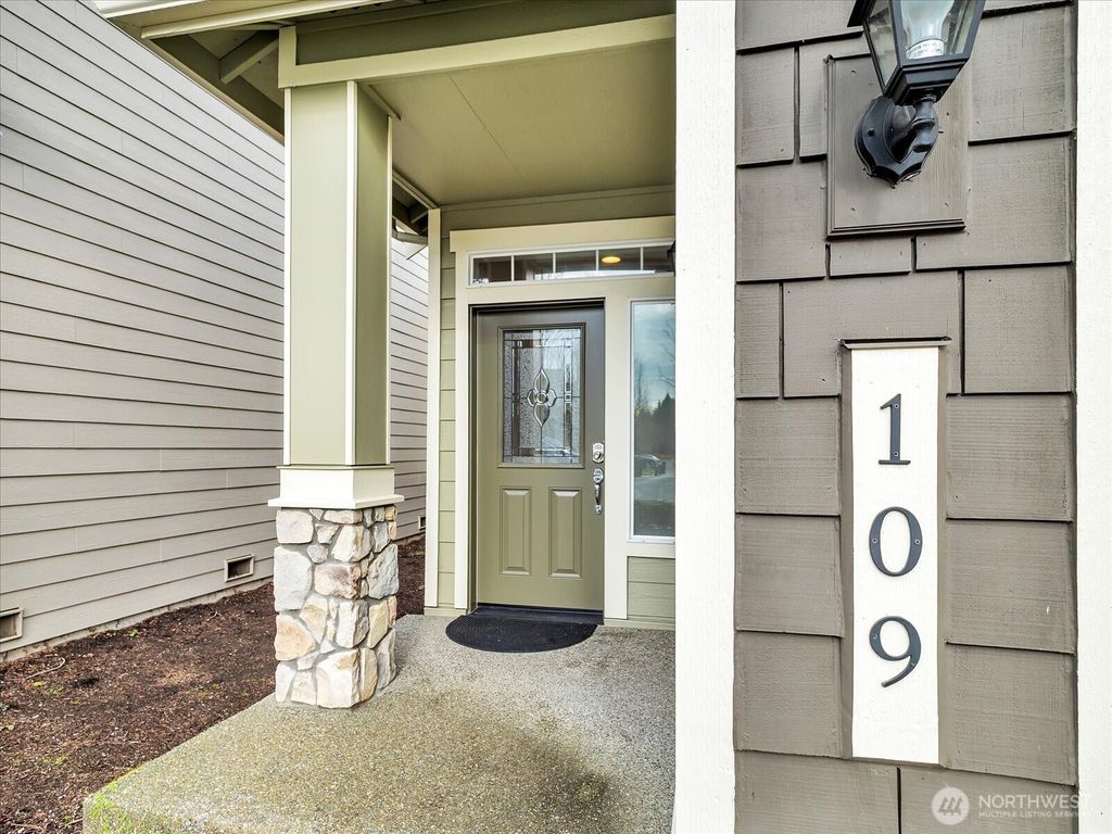 Photo of 109 161st Place SE, Bothell, WA 98012 (MLS # 2483055)