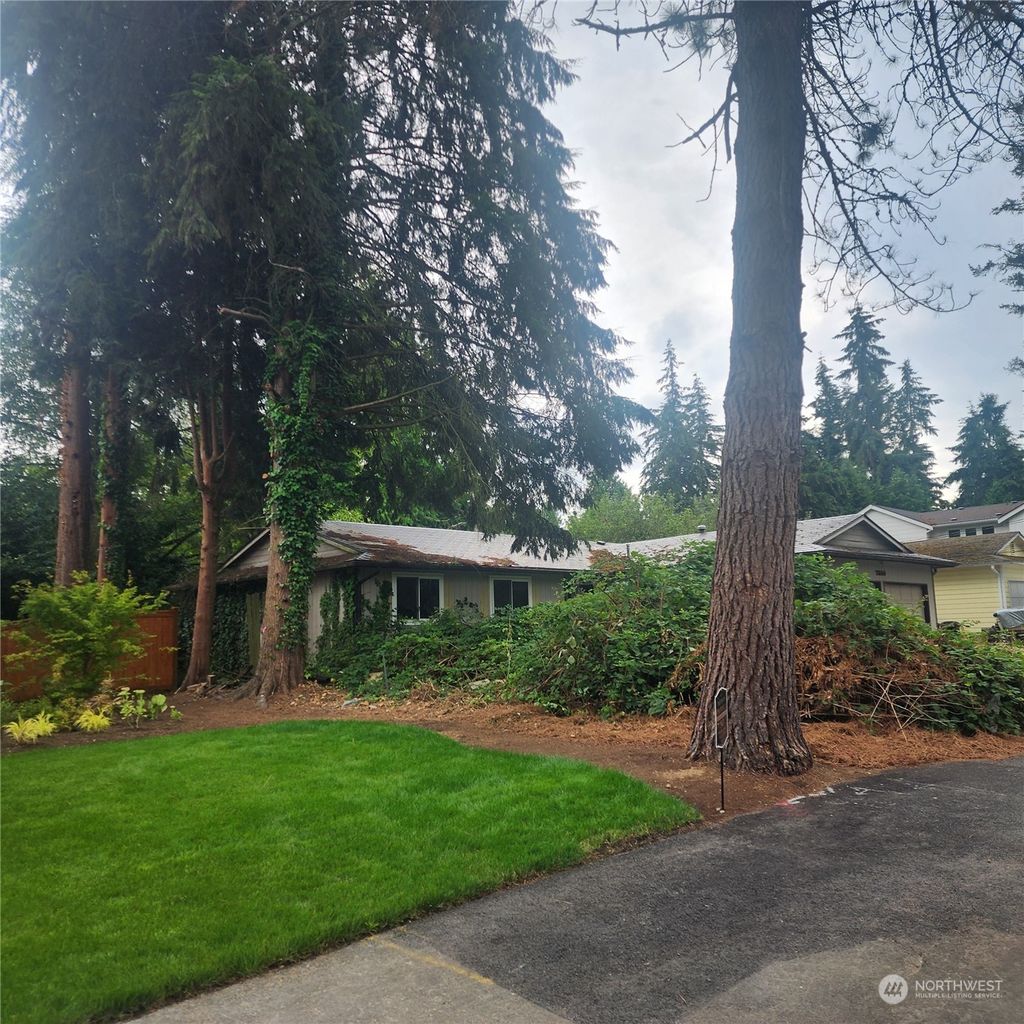 Photo of 7550 124th Place NE, Kirkland, WA 98033 (MLS # 2318304)