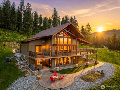 Photo of 239 Foxridge Lane, Leavenworth, WA 98826 (MLS # 2514165)