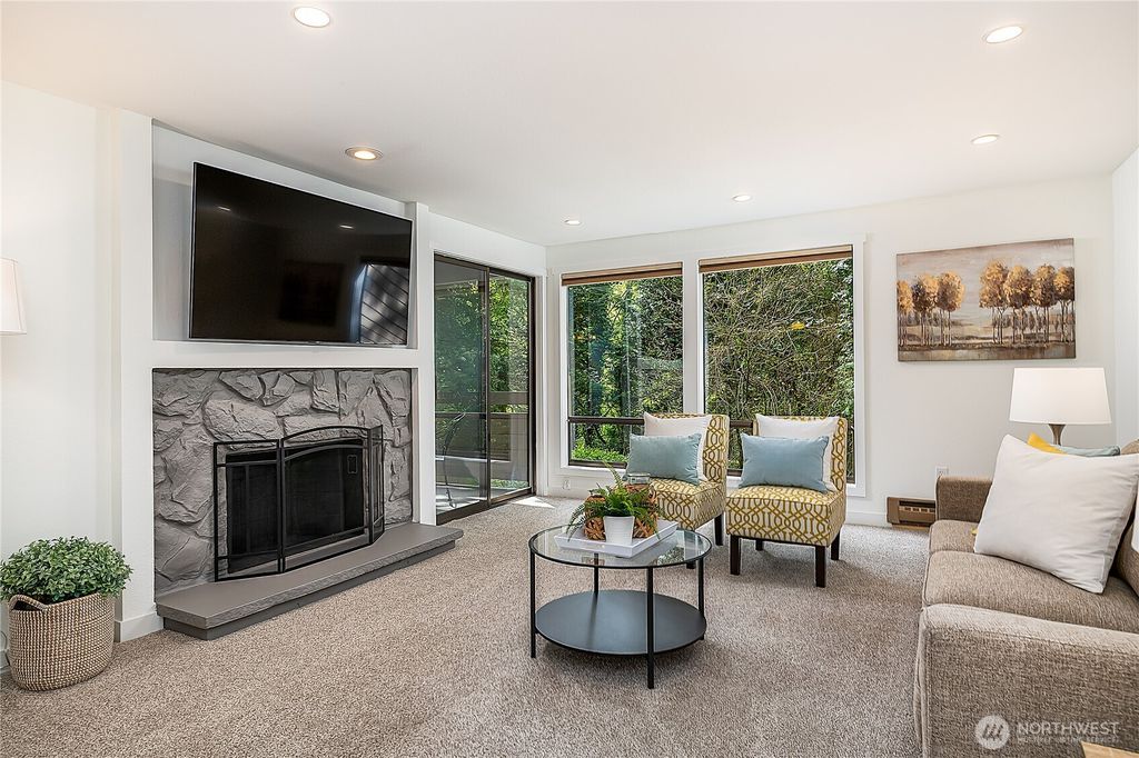 Photo of 19123 Ballinger Way NE #5-202, Lake Forest Park, WA 98155 (MLS # 2358012)