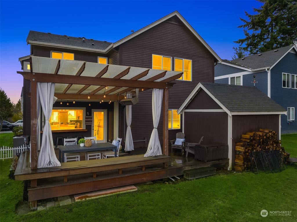 Photo of 12937 85th Avenue NE, Kirkland, WA 98034 (MLS # 2040019)