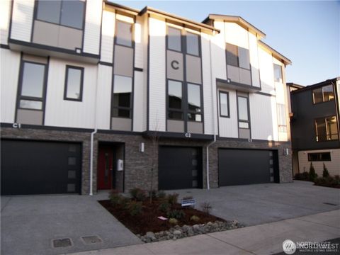 Photo of 729 112th Street SW #C2, Everett, WA 98204 (MLS # 2488267)