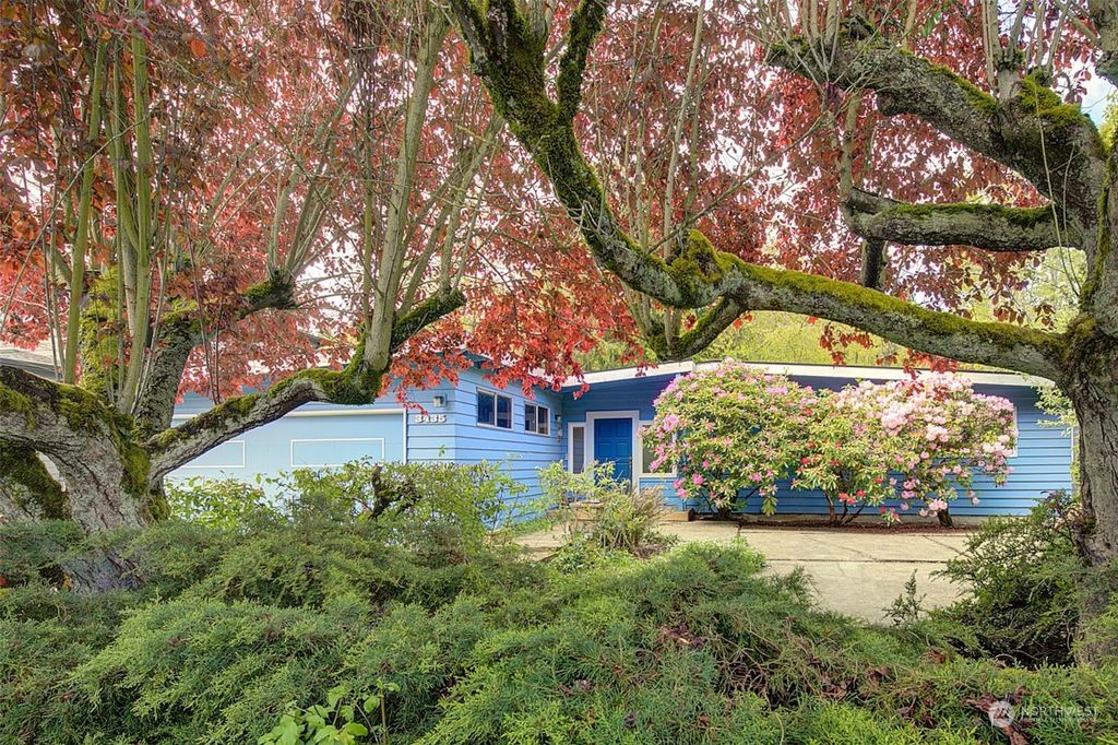 Photo of 3435 77th Place SE, Mercer Island, WA 98040 (MLS # 2227292)