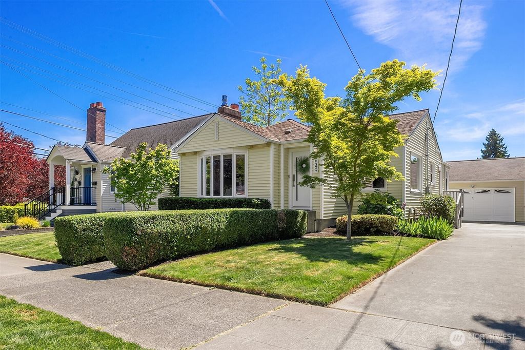 Photo of 549 N 77th Street, Seattle, WA 98103 (MLS # 2515435)