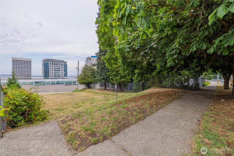 1137 Fawcett Avenue