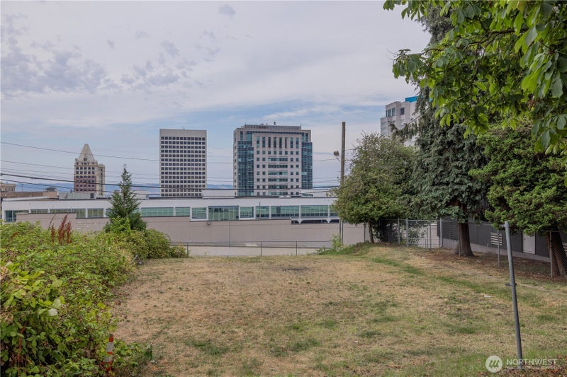 1137 Fawcett Avenue