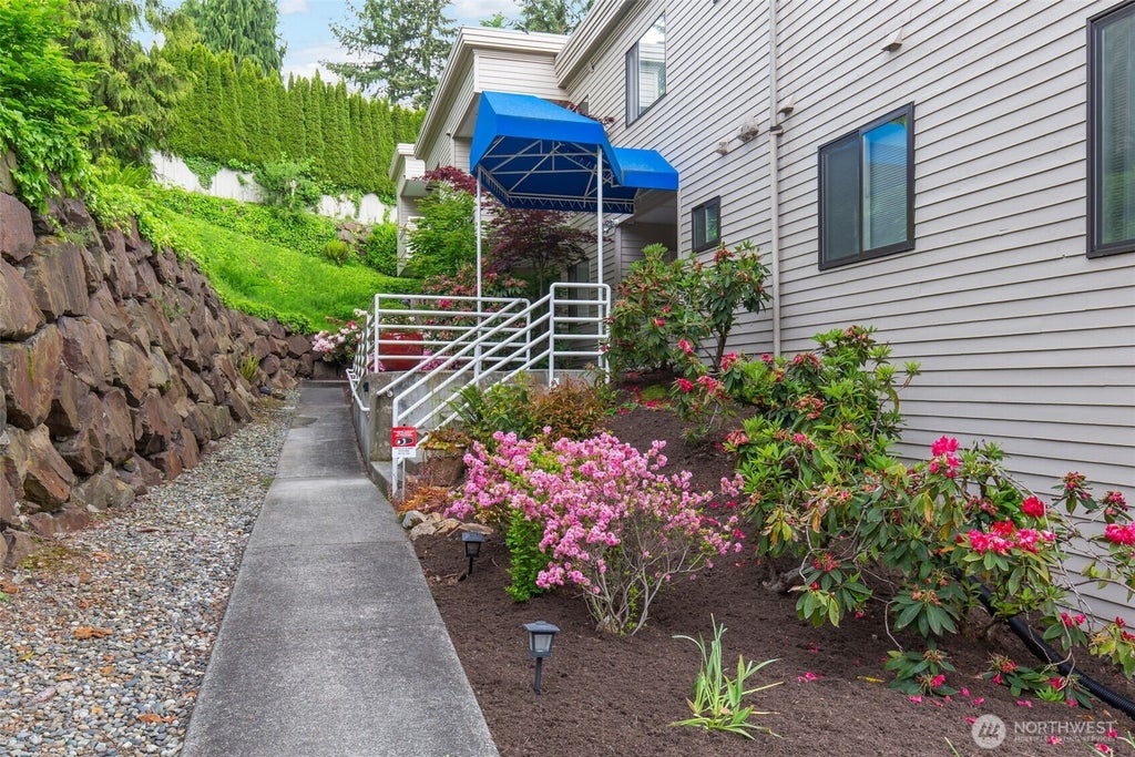 Photo of 5225 50th Avenue NE #204, Seattle, WA 98105 (MLS # 2588638)