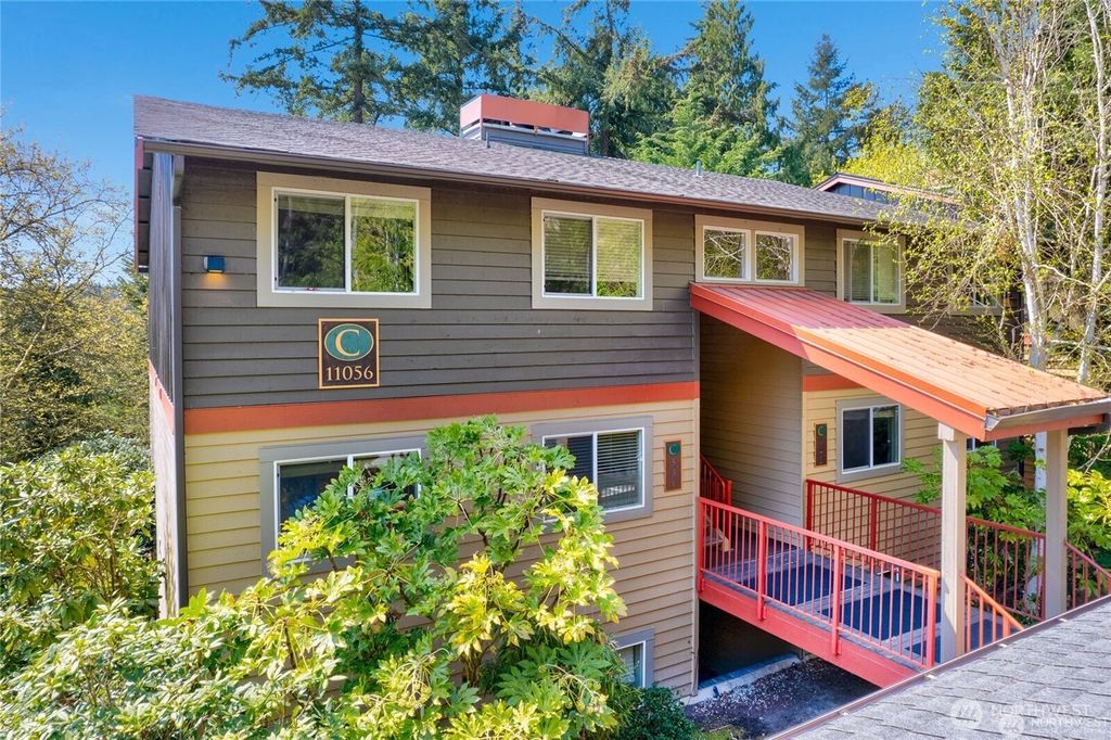 Photo of 11058 NE 33rd Place #D6, Bellevue, WA 98004 (MLS # 2480953)
