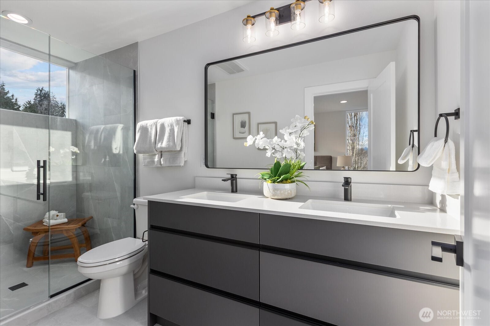 3114 Queen Anne Avenue N