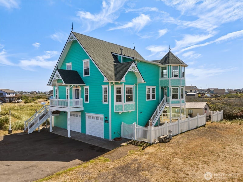 1307 Polara Court SW