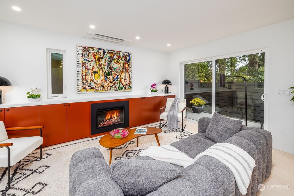 Photo of 9019 8th Avenue NE, Seattle, WA 98115 (MLS # 2297780)