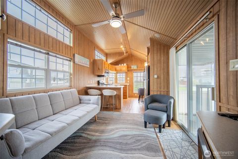 7704 Birch Bay Drive 3402 Blaine WA 98230