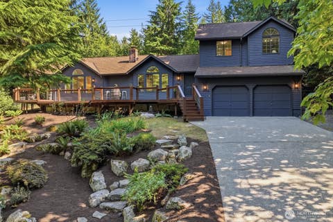 Photo of 9408 370th Place SE, Snoqualmie, WA 98065 (MLS # 2550933)