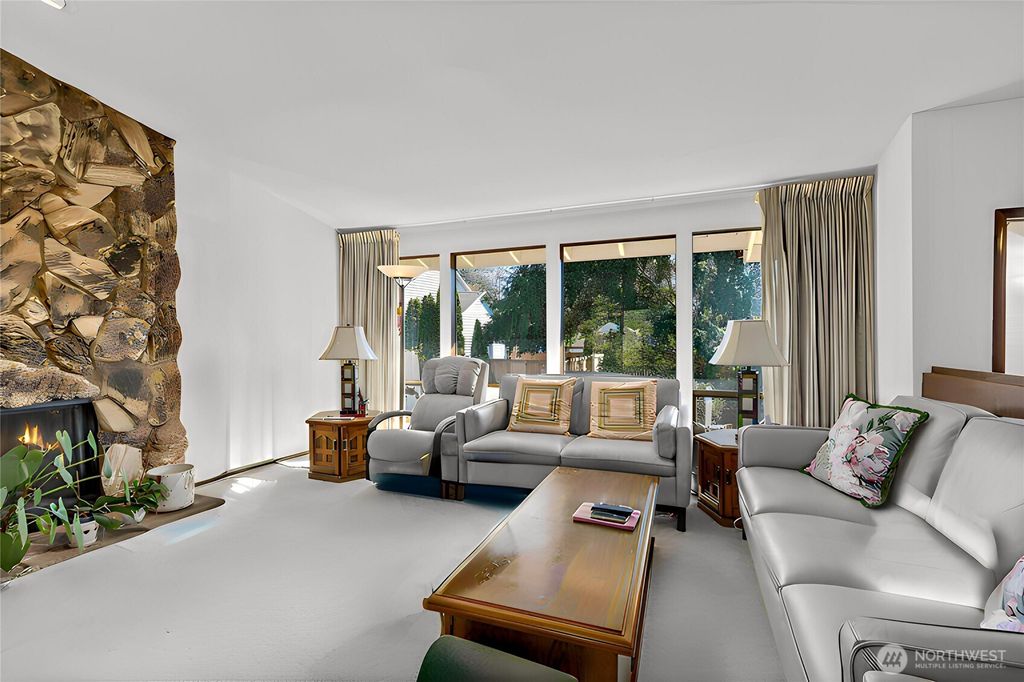 Photo of 12213 Densmore Avenue N #B, Seattle, WA 98133 (MLS # 2495032)