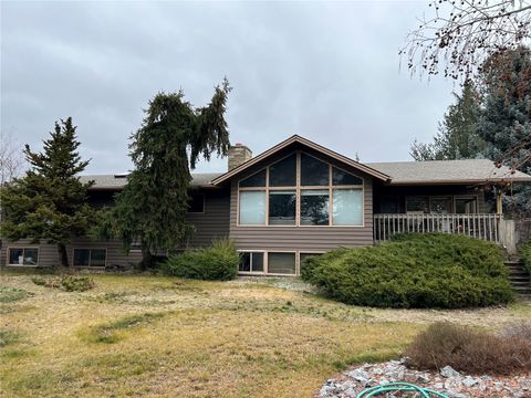 Photo of 1501 N Grover Avenue, East Wenatchee, WA 98802 (MLS # 2481149)