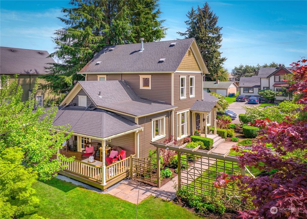 Photo of 122 Maple Avenue, Snohomish, WA 98290 (MLS # 2066641)