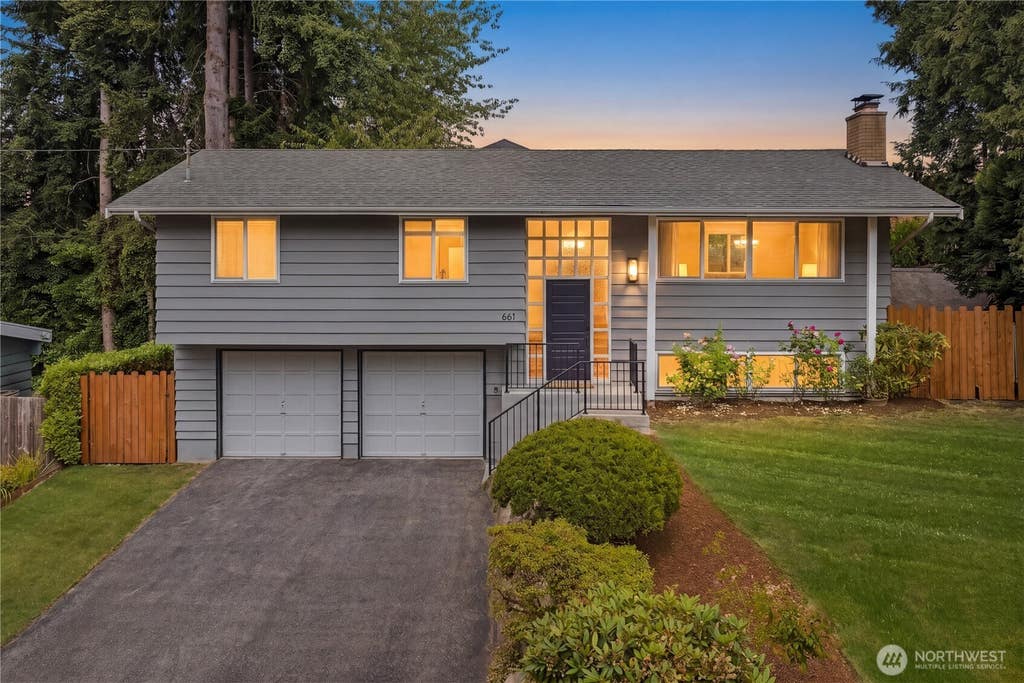 Photo of 661 Birch Street, Edmonds, WA 98020 (MLS # 2566841)