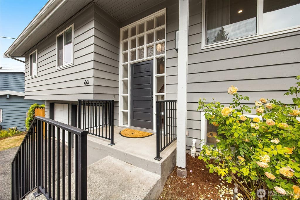 Photo of 661 Birch Street, Edmonds, WA 98020 (MLS # 2566841)
