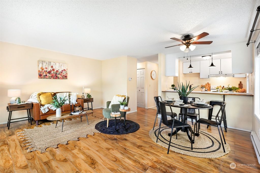 Photo of 1304 Chestnut Street #8, Everett, WA 98201 (MLS # 2299314)