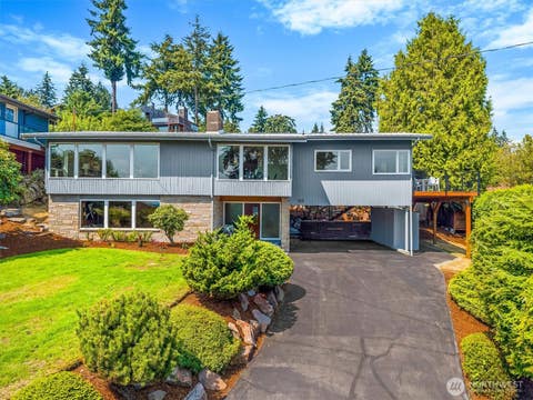 Photo of 5682 NE 180th St ST, Kenmore, WA 98028 (MLS # 2569682)