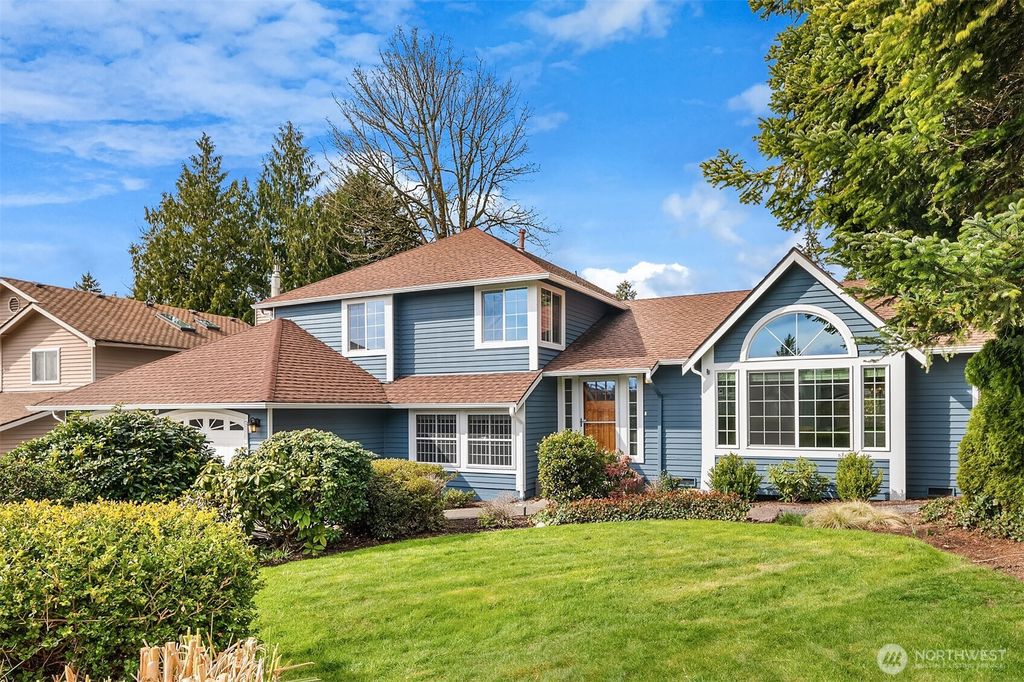 Photo of 2223 Field Avenue NE, Renton, WA 98059 (MLS # 2345357)
