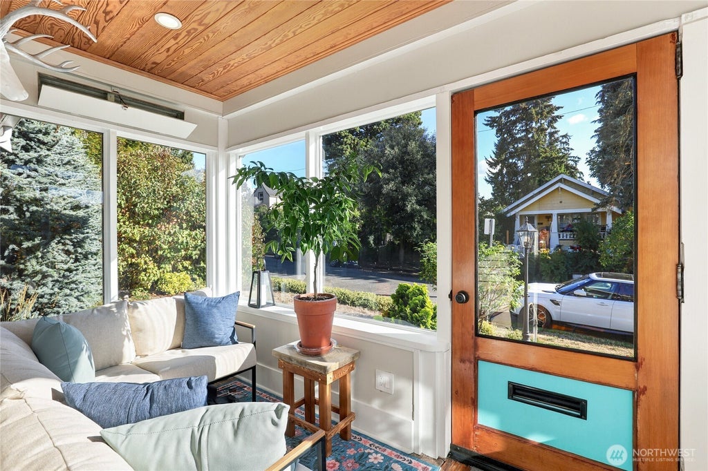 Photo of 3930 S Ferdinand Street, Seattle, WA 98118 (MLS # 2586820)