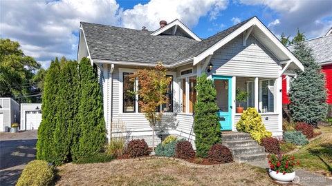 Photo of 3930 S Ferdinand Street, Seattle, WA 98118 (MLS # 2586820)