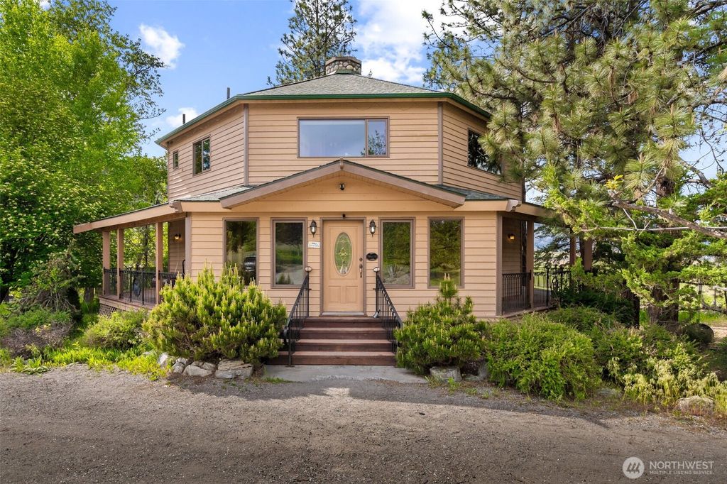 Photo of 21 Louie Creek Drive, Curlew, WA 99118 (MLS # 2487487)