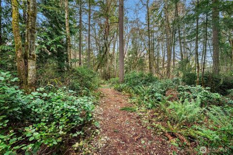 122 SW 250th Way Vashon WA 98070