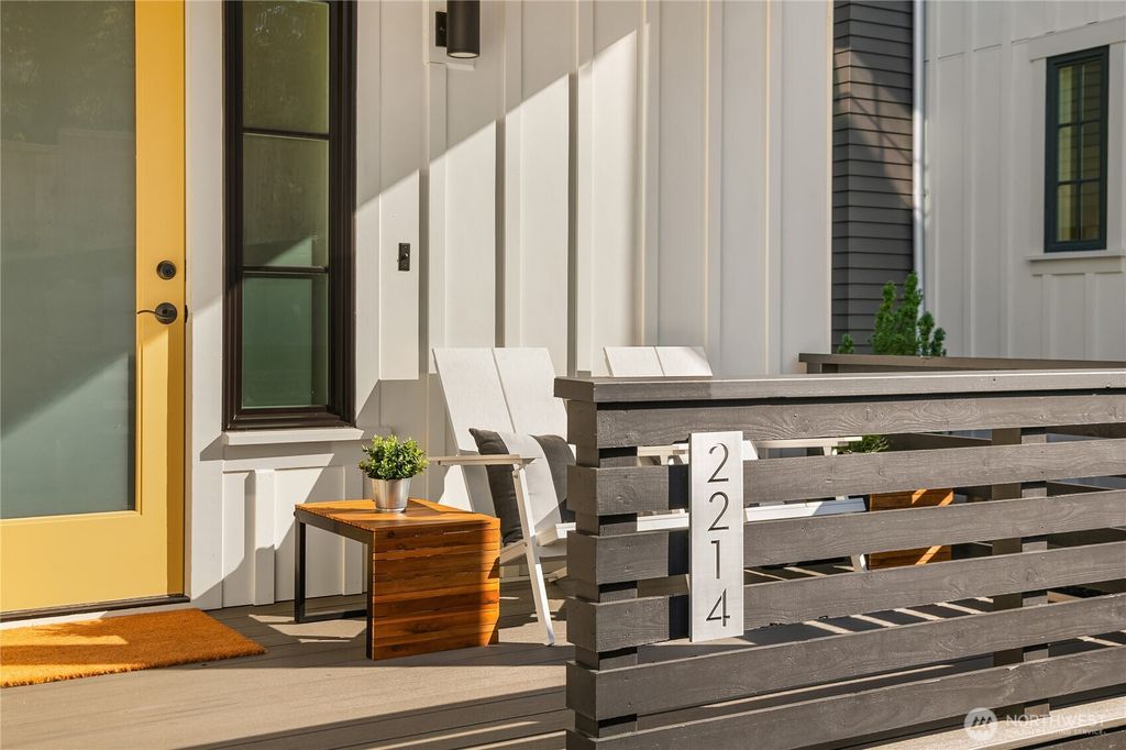 Photo of 2214 NE 125th Street, Seattle, WA 98125 (MLS # 2333999)