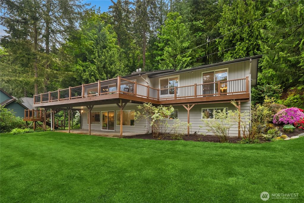 Photo of 17707 SE 60th Street, Bellevue, WA 98006 (MLS # 2522203)