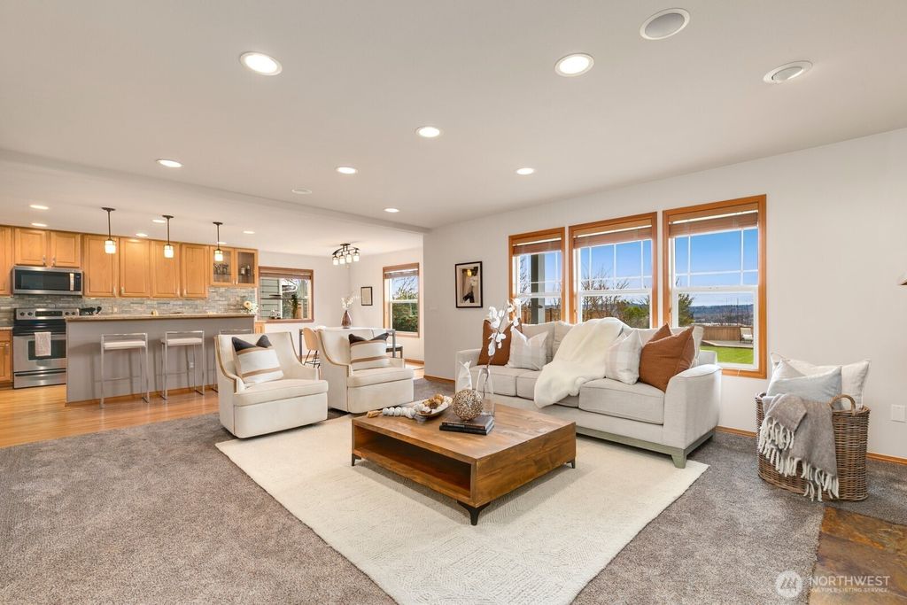 Photo of 2100 SE 2nd Place, Renton, WA 98056 (MLS # 2480748)