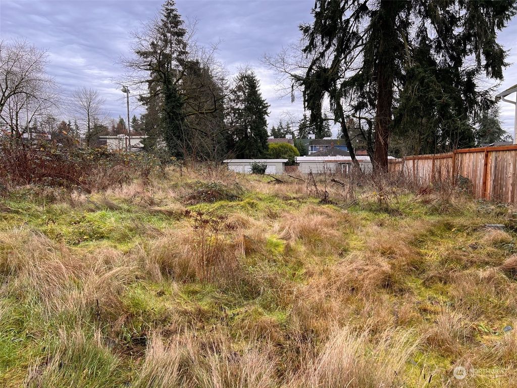 Photo of 1410 NE 125th Street, Seattle, WA 98125 (MLS # 2281917)