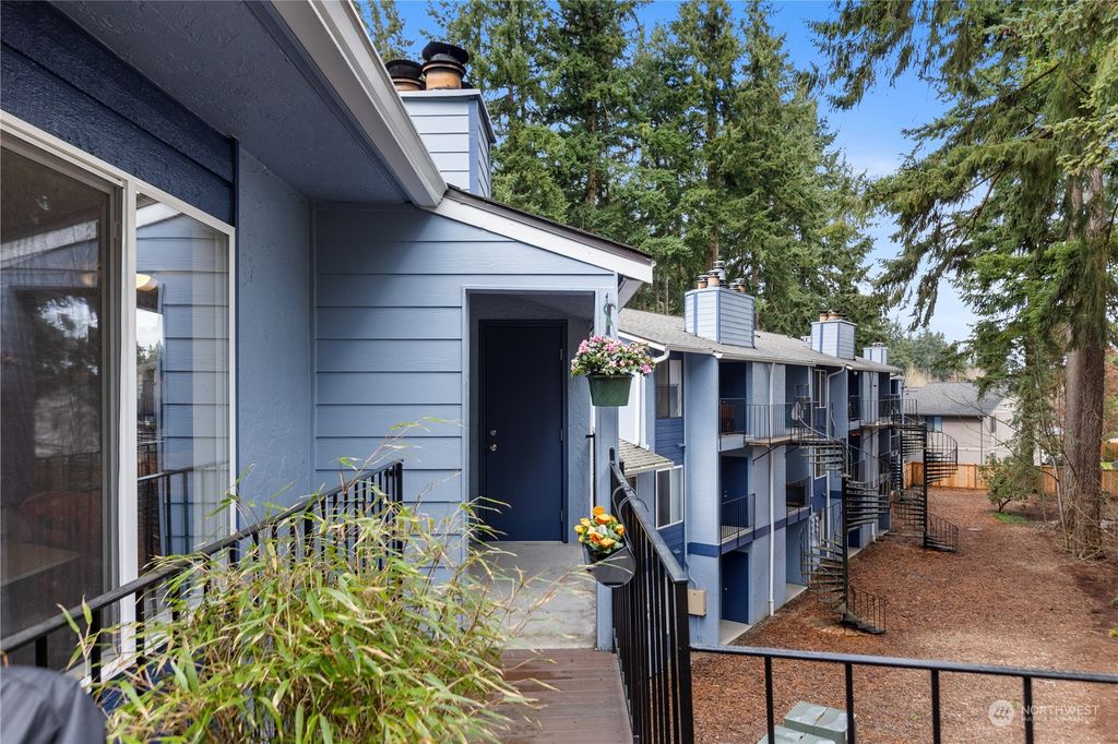 Photo of 14014 Juanita Drive NE #C1, Kirkland, WA 98034 (MLS # 2239255)