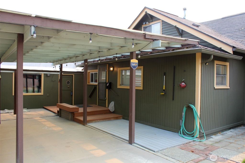 Photo of 16219 64th Street E, Sumner, WA 98390 (MLS # 2495386)