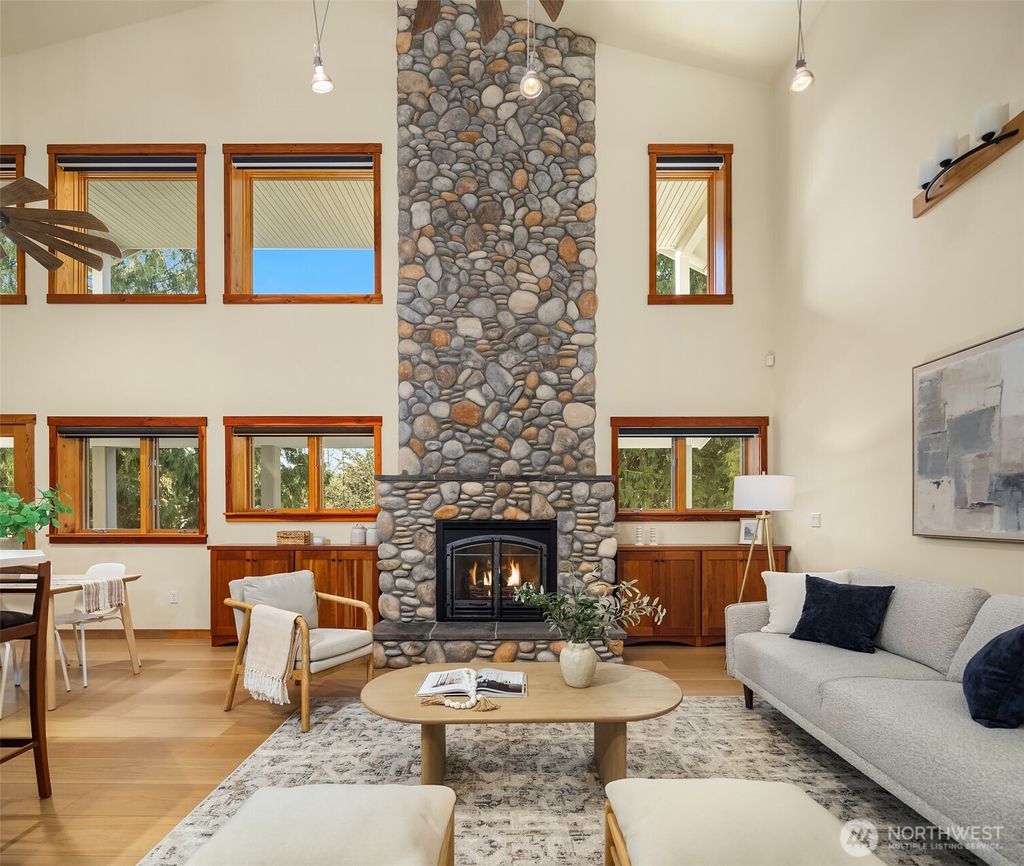 Photo of 12317 176th Avenue SE, Renton, WA 98059 (MLS # 2504082)