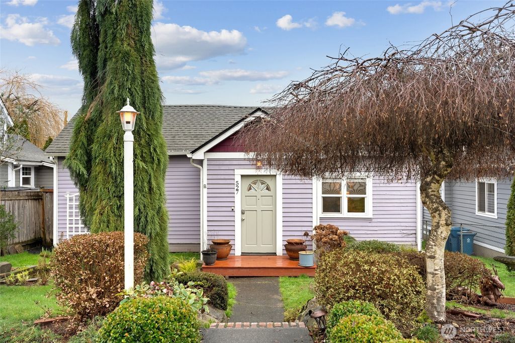 Photo of 527 Avenue B, Snohomish, WA 98290 (MLS # 2466233)