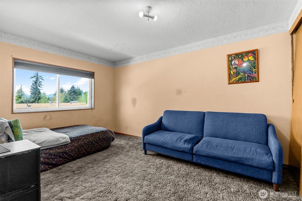 listing image 9362191871212064182