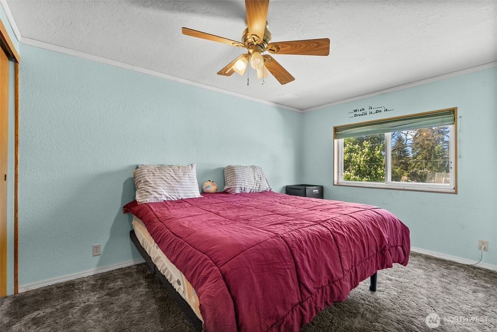 listing image 9367666141402820862
