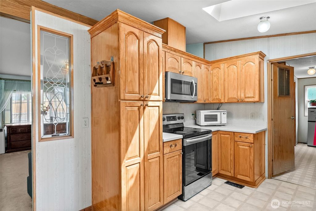 listing image 9363581323636455301