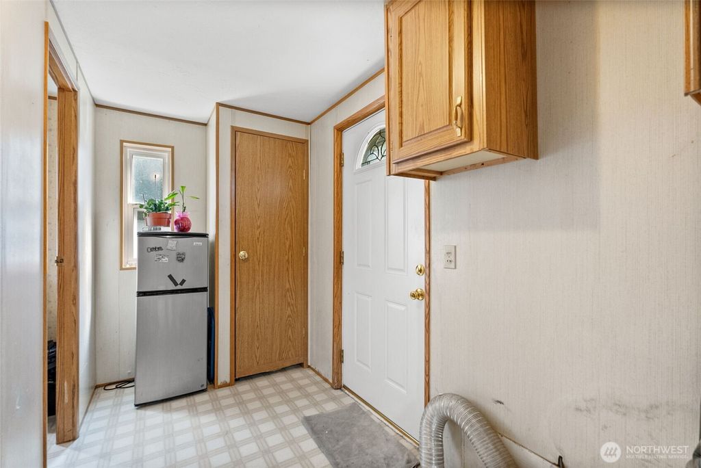 listing image 9363327882111922698