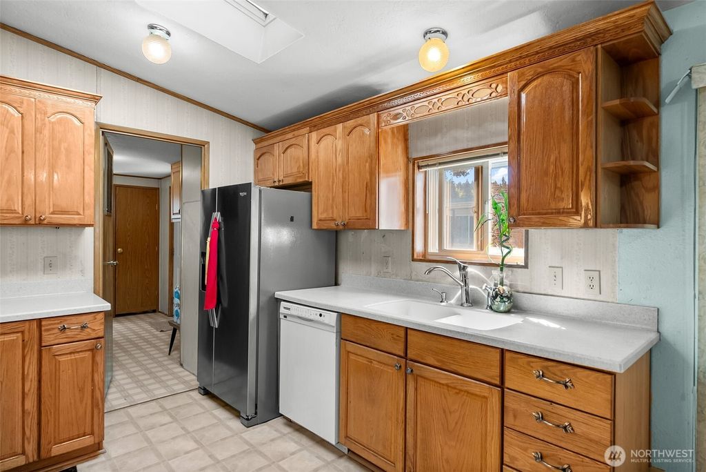 listing image 9365841550333299043
